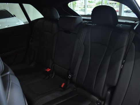 Used 2019 Audi Q8 Premium w/ Convenience Package AWD/4WD image 32
