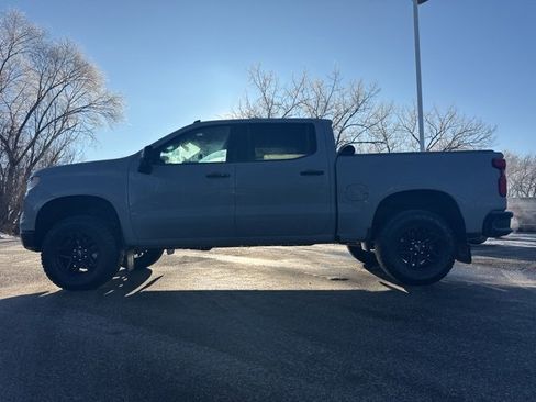 Used 2024 Chevrolet Silverado 1500 LT Trail Boss w/ LT Trail Boss Premium Package image 2