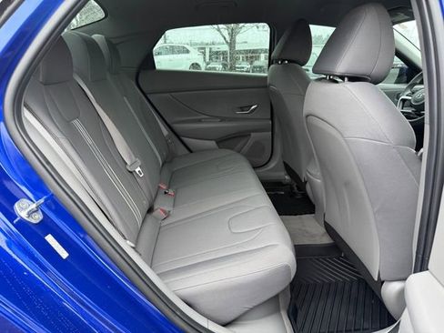 Used 2023 Hyundai Elantra Blue image 12