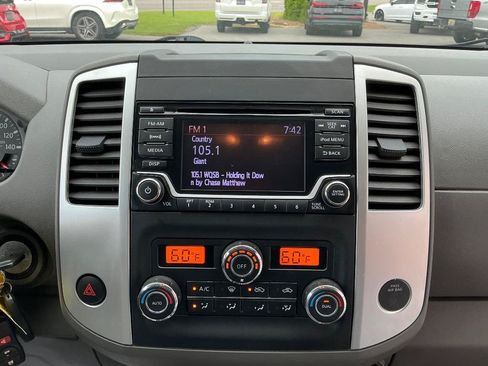 Used 2017 Nissan Frontier SV w/ SV Value Truck Package AWD/4WD image 19