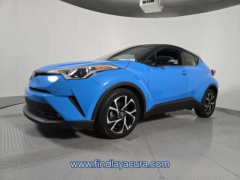 Used 2019 Toyota C-HR Limited FWD image 2