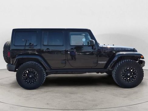 Used 2017 Jeep Wrangler Unlimited Rubicon w/ Connectivity Group AWD/4WD image 4