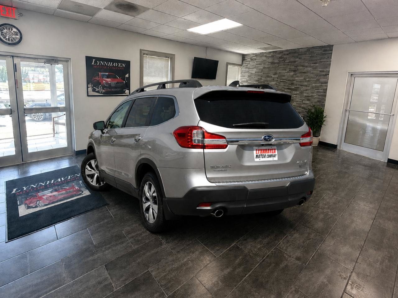Used 2019 Subaru Ascent Premium AWD/4WD image 5