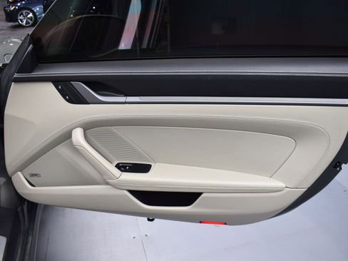 Used 2022 Porsche 911 Carrera w/ Premium Package image 6