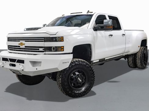 Used 2019 Chevrolet Silverado 3500 LTZ w/ Duramax Plus Package image 4
