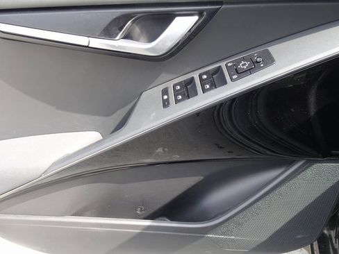 Used 2023 Kia Niro EX image 8