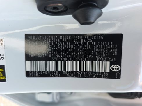 Used 2025 Toyota Corolla LE FWD image 33