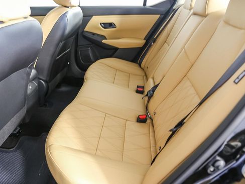 Used 2025 Nissan Sentra SV w/ SV Premium Package image 20