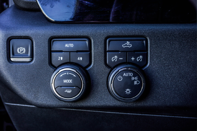 Used 2024 Chevrolet Silverado 1500 LT AWD/4WD image 19