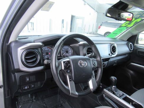 Used 2023 Toyota Tacoma SR5 AWD/4WD image 23