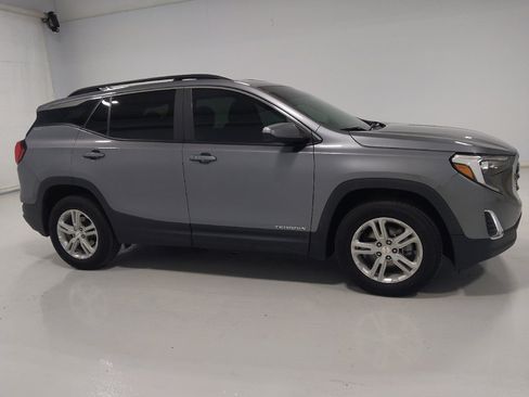 Used 2021 GMC Terrain SLE w/ Driver Convenience Package AWD/4WD image 11