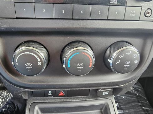Used 2016 Jeep Patriot Sport FWD image 38