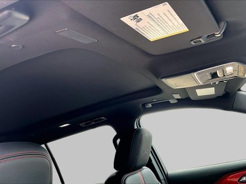 Used 2024 Chevrolet Traverse RS FWD image 14