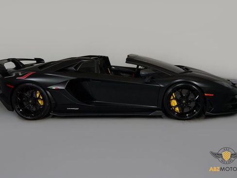 Used 2021 Lamborghini Aventador SVJ image 5