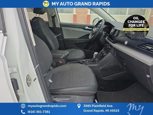 Used 2022 Volkswagen Taos SE image 31