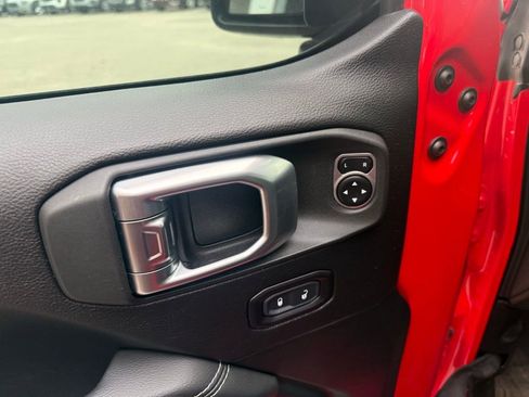 Used 2020 Jeep Gladiator Overland image 13