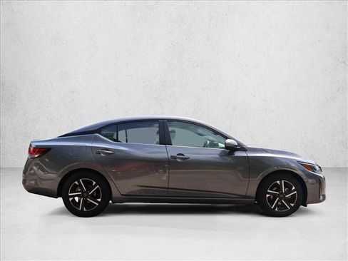 Used 2024 Nissan Sentra SV FWD image 4