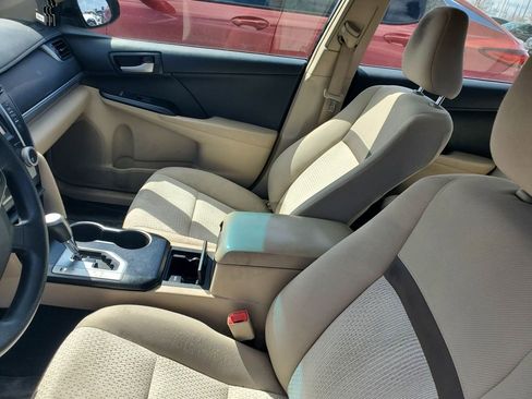 Used 2014 Toyota Camry LE image 10