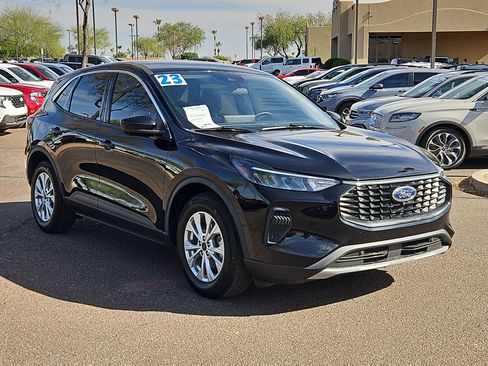Used 2023 Ford Escape Active w/ Tech Pack #2 FWD image 3