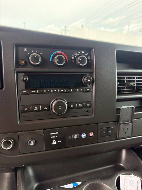 Used 2019 Chevrolet Express 3500 w/ Driver Convenience Package RWD image 12