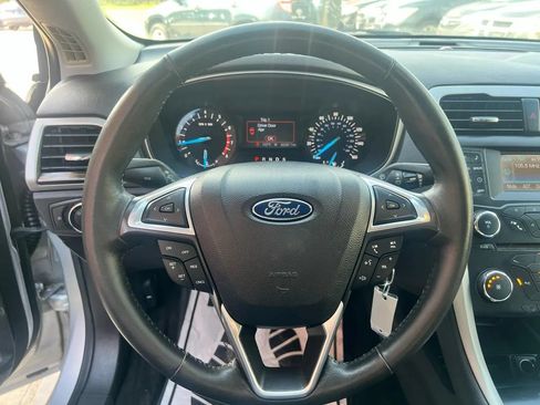 Used 2014 Ford Fusion SE w/ Equipment Group 202A FWD image 11