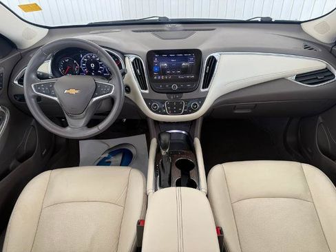 Used 2024 Chevrolet Malibu LT FWD image 3