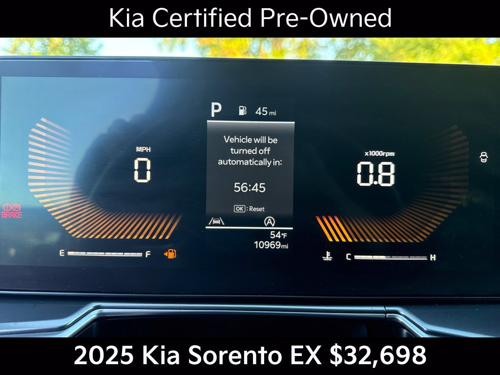 Certified 2025 Kia Sorento EX w/ Panoramic Sunroof Package AWD/4WD image 29