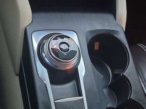 Used 2020 Ford Escape Titanium image 16