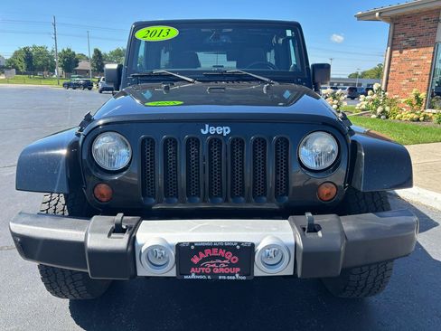 Used 2013 Jeep Wrangler Unlimited Sahara w/ Connectivity Group AWD/4WD image 8