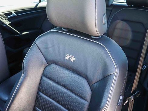 Used 2019 Volkswagen Golf R 4-Door image 26