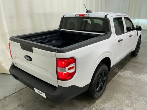 Used 2025 Ford Maverick XL image 3