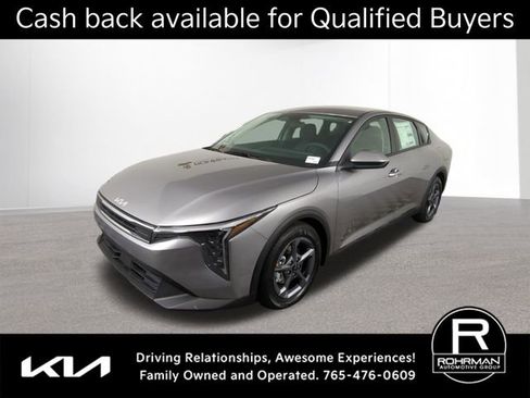 New 2025 Kia K4 LXS image 1
