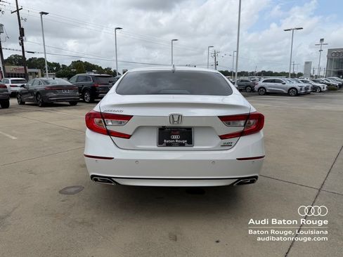 Used 2021 Honda Accord Touring image 6