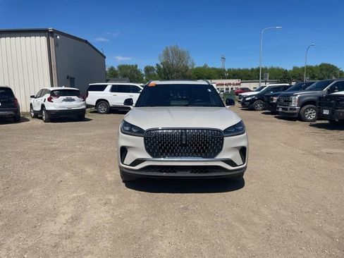Used 2025 Lincoln Aviator Reserve w/ Illumination Package AWD/4WD image 2
