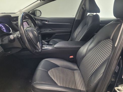 Used 2019 Toyota Camry SE FWD image 17