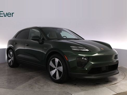 Used 2025 Porsche Macan Electric RWD image 13