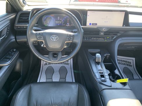 Used 2023 Toyota Crown image 32