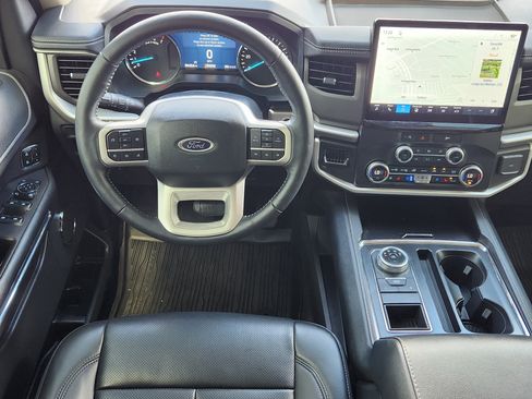 Used 2024 Ford Expedition XLT RWD image 21