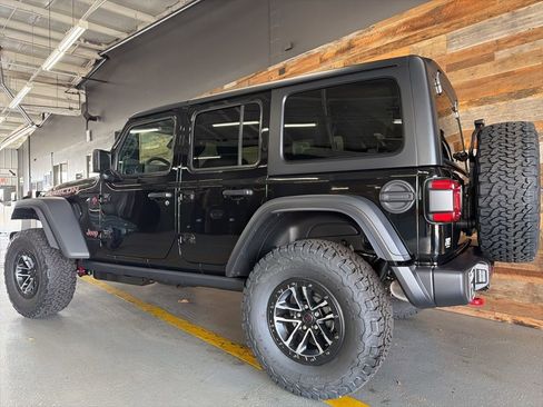 New 2026 Jeep Wrangler Unlimited Rubicon w/ Xtreme 35 Tire Package AWD/4WD image 23