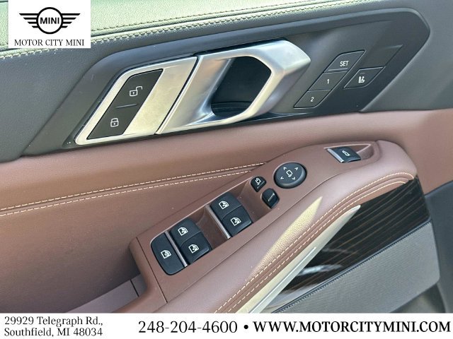 Used 2024 BMW X5 xDrive40i w/ M Sport Package AWD/4WD image 19