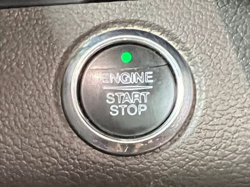 Used 2018 Ford Expedition Max XLT w/ Equipment Group 202A AWD/4WD image 95