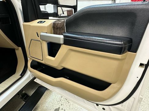 Used 2018 Ford F250 Lariat image 15