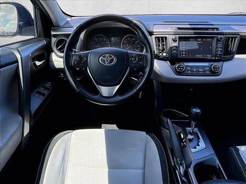 Used 2017 Toyota RAV4 XLE FWD image 7