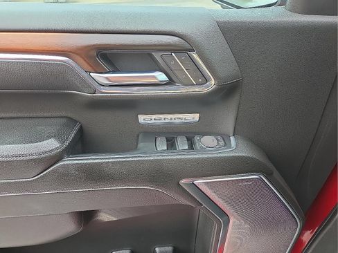 Used 2024 GMC Sierra 1500 Denali AWD/4WD image 25