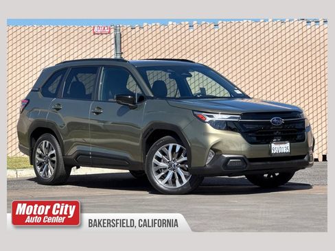 Used 2025 Subaru Forester Touring AWD/4WD image 1
