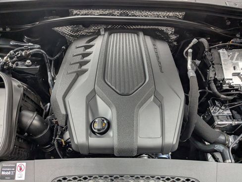 Certified 2026 Porsche Macan image 30