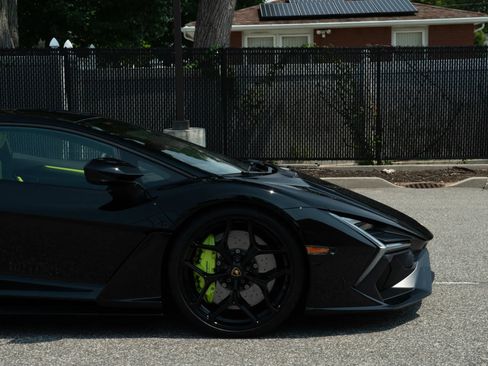 Used 2024 Lamborghini Revuelto AWD/4WD image 40