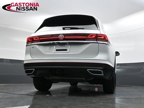 Used 2024 Volkswagen Atlas SE image 36