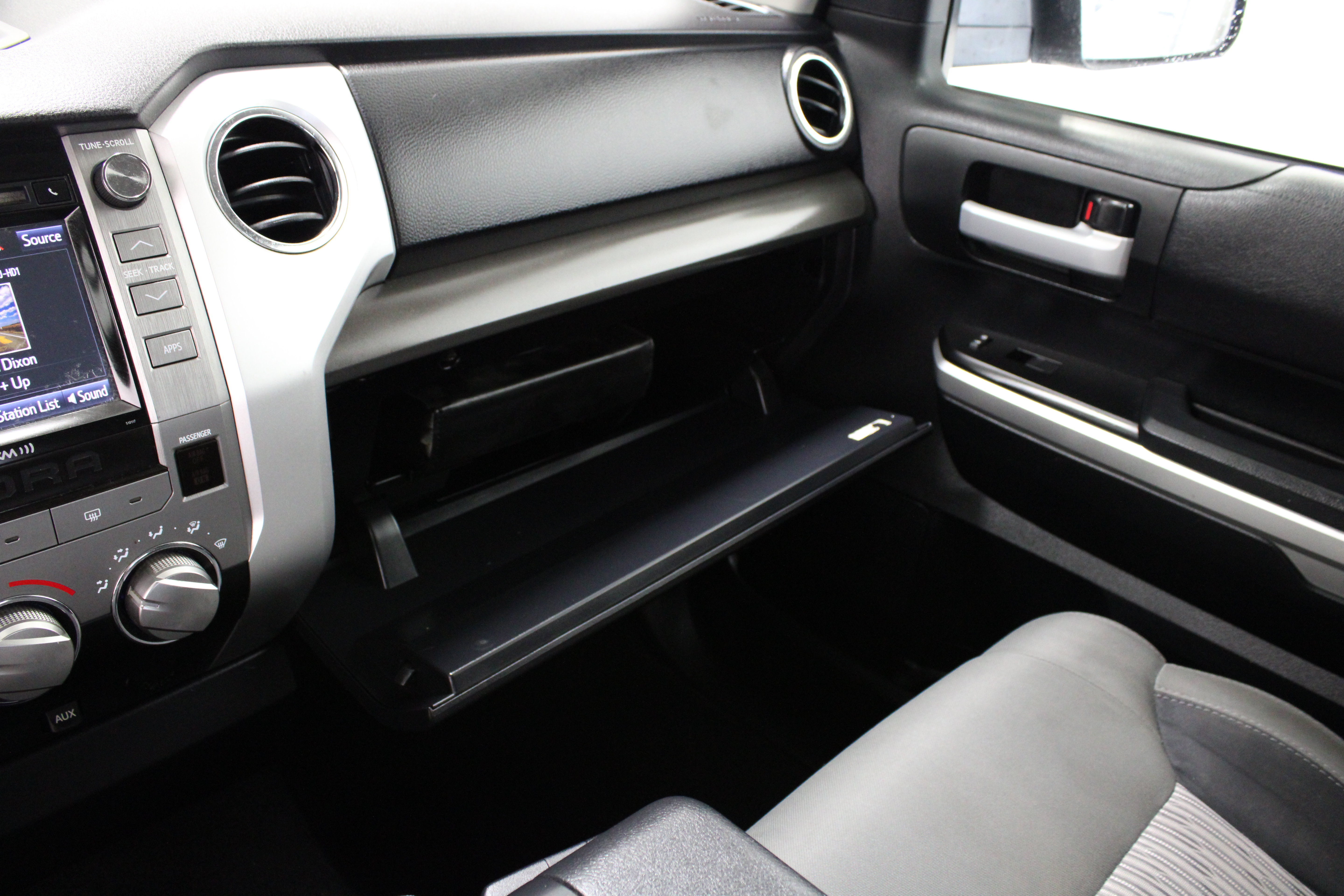 Used 2017 Toyota Tundra SR5 RWD image 22