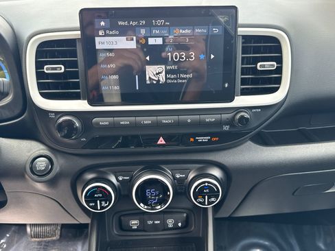Certified 2026 Hyundai Venue SEL FWD image 28
